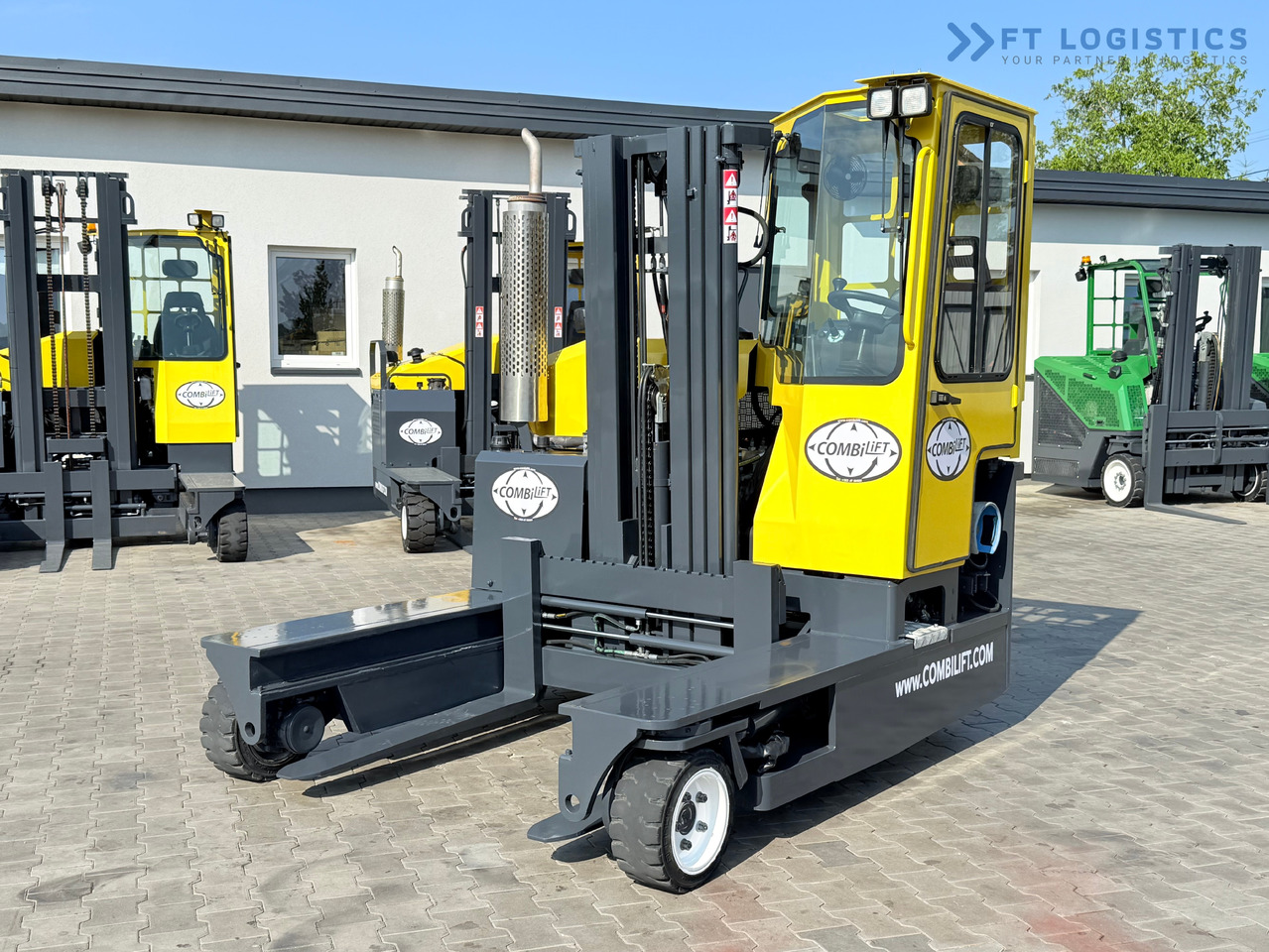COMBILIFT C3000 / GAS / TRIPLEX - 4900MM / ONLY 1537 HOURS / FORK POSITIONER / CABIN / LIKE NEW - משאית הגעה ב-4 דרכים: תמונה 1 COMBILIFT C3000 / GAS / TRIPLEX - 4900MM / ONLY 1537 HOURS / FORK POSITIONER / CABIN / LIKE NEW - משאית הגעה ב-4 דרכים: תמונה 1