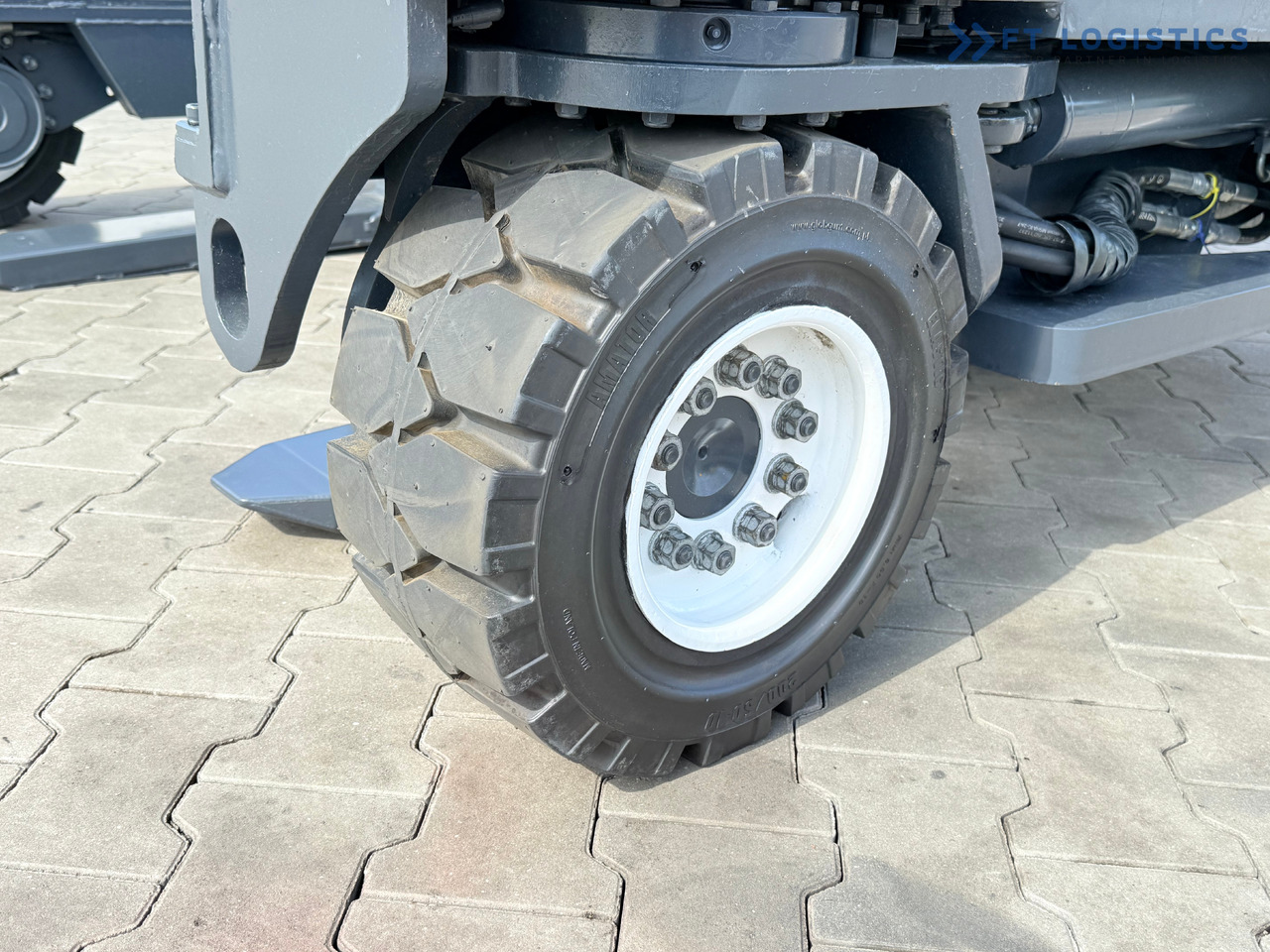 COMBILIFT C3500 / DUPLEX 4100MM / GAS / EXTENDABLE FORKS / CABIN / HEATING + AIR CONDITIONING / LIKE NEW - משאית הגעה ב-4 דרכים: תמונה 4 COMBILIFT C3500 / DUPLEX 4100MM / GAS / EXTENDABLE FORKS / CABIN / HEATING + AIR CONDITIONING / LIKE NEW - משאית הגעה ב-4 דרכים: תמונה 4