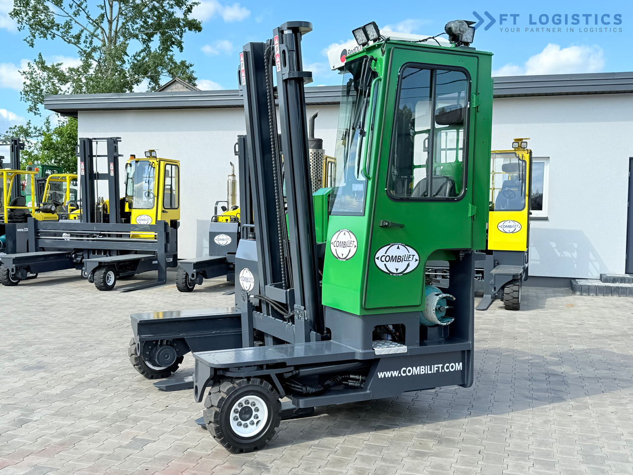 COMBILIFT C3500 / DUPLEX 4100MM / GAS / EXTENDABLE FORKS / CABIN / HEATING + AIR CONDITIONING / LIKE NEW - משאית הגעה ב-4 דרכים: תמונה 3 COMBILIFT C3500 / DUPLEX 4100MM / GAS / EXTENDABLE FORKS / CABIN / HEATING + AIR CONDITIONING / LIKE NEW - משאית הגעה ב-4 דרכים: תמונה 3