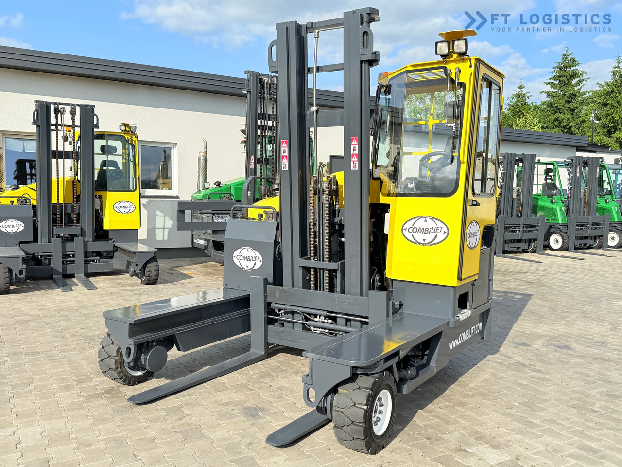 COMBILIFT C4000 / DIESEL / DUPLEX - 4100MM / FORK POSITIONER / ONLY 2951 MTH / LIKE NEW - משאית הגעה ב-4 דרכים: תמונה 2 COMBILIFT C4000 / DIESEL / DUPLEX - 4100MM / FORK POSITIONER / ONLY 2951 MTH / LIKE NEW - משאית הגעה ב-4 דרכים: תמונה 2
