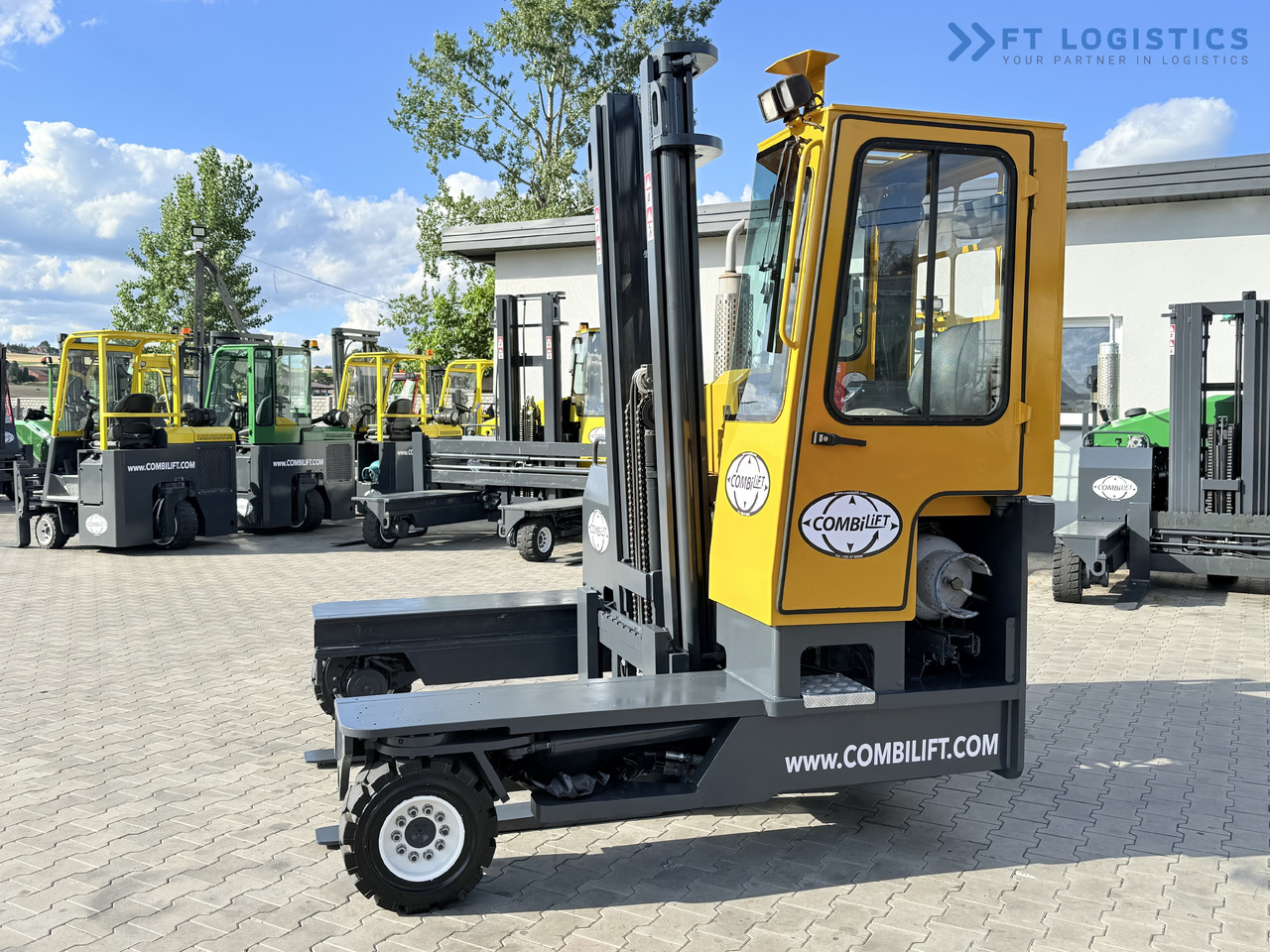 COMBILIFT C4000 / GAS / DUPLEX - 4100MM / SIDE SHIFT / FREE LIFT / FULL HEATED CABIN / ONLY 4223 HOURS / CONDITION – LIKE NEW! - משאית הגעה ב-4 דרכים: תמונה 3 COMBILIFT C4000 / GAS / DUPLEX - 4100MM / SIDE SHIFT / FREE LIFT / FULL HEATED CABIN / ONLY 4223 HOURS / CONDITION – LIKE NEW! - משאית הגעה ב-4 דרכים: תמונה 3