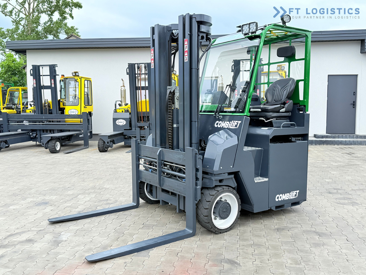 COMBILIFT Combilift CBE4000 / TRIPLEX 5200MM / ELECTRIC / FREE LIFT / FORK POSITIONER / SIDESHIFT / LIKE NEW - משאית הגעה ב-4 דרכים: תמונה 1 COMBILIFT Combilift CBE4000 / TRIPLEX 5200MM / ELECTRIC / FREE LIFT / FORK POSITIONER / SIDESHIFT / LIKE NEW - משאית הגעה ב-4 דרכים: תמונה 1