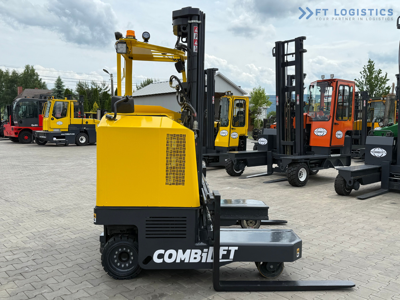 COMBILIFT MR / ELECTRIC / TRIPLEX – 6000MM / FULL FREE LIFT / WIDE POSITIONER / FORK SIDESHIFT / ONLY 1400 HOURS / LIKE NEW - משאית הגעה ב-4 דרכים: תמונה 5 COMBILIFT MR / ELECTRIC / TRIPLEX – 6000MM / FULL FREE LIFT / WIDE POSITIONER / FORK SIDESHIFT / ONLY 1400 HOURS / LIKE NEW - משאית הגעה ב-4 דרכים: תמונה 5