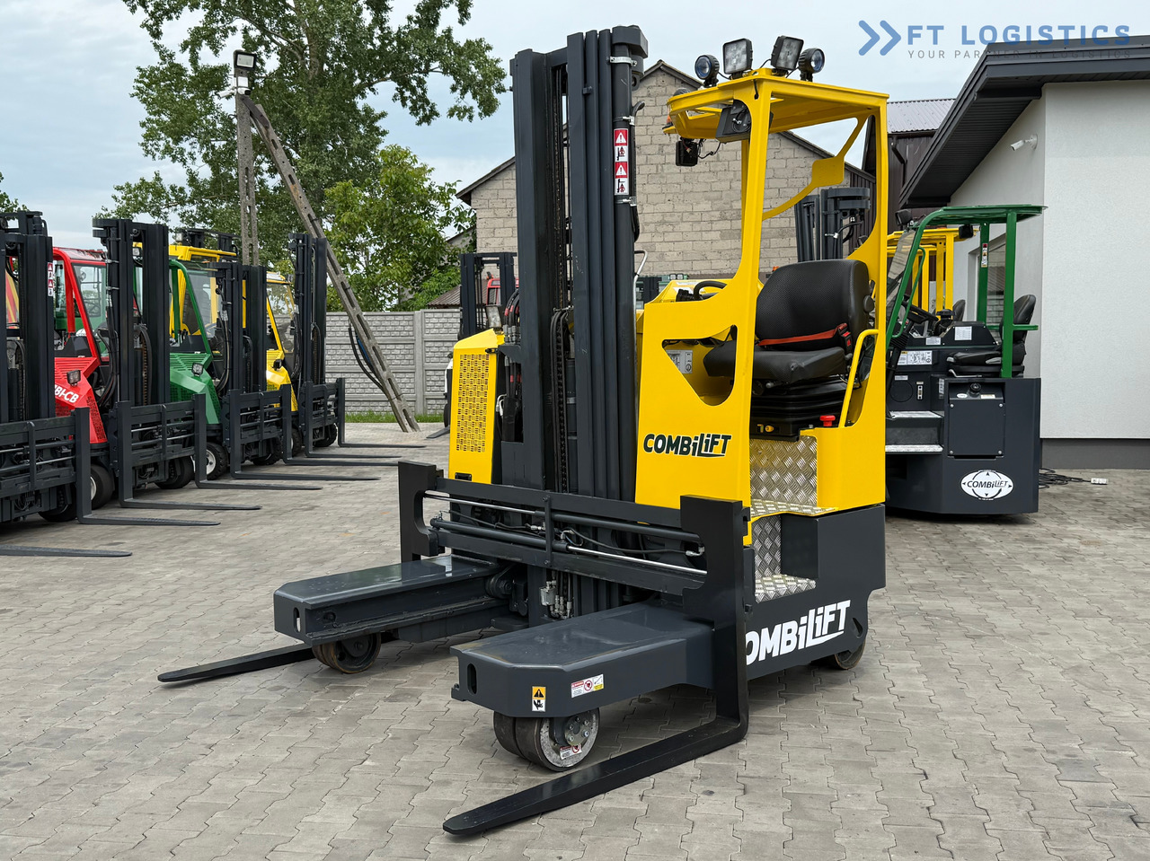 COMBILIFT MR / ELECTRIC / TRIPLEX – 6000MM / FULL FREE LIFT / WIDE POSITIONER / FORK SIDESHIFT / ONLY 1400 HOURS / LIKE NEW - משאית הגעה ב-4 דרכים: תמונה 1 COMBILIFT MR / ELECTRIC / TRIPLEX – 6000MM / FULL FREE LIFT / WIDE POSITIONER / FORK SIDESHIFT / ONLY 1400 HOURS / LIKE NEW - משאית הגעה ב-4 דרכים: תמונה 1