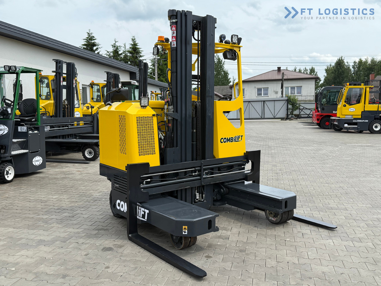 COMBILIFT MR / ELECTRIC / TRIPLEX – 6000MM / FULL FREE LIFT / WIDE POSITIONER / FORK SIDESHIFT / ONLY 1400 HOURS / LIKE NEW - משאית הגעה ב-4 דרכים: תמונה 4 COMBILIFT MR / ELECTRIC / TRIPLEX – 6000MM / FULL FREE LIFT / WIDE POSITIONER / FORK SIDESHIFT / ONLY 1400 HOURS / LIKE NEW - משאית הגעה ב-4 דרכים: תמונה 4