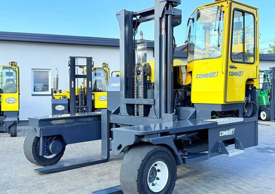Combilift C14000 / DUPLEX - 3600 / GAS / FREE-LIFT - משאית הגעה ב-4 דרכים: תמונה 1 Combilift C14000 / DUPLEX - 3600 / GAS / FREE-LIFT - משאית הגעה ב-4 דרכים: תמונה 1
