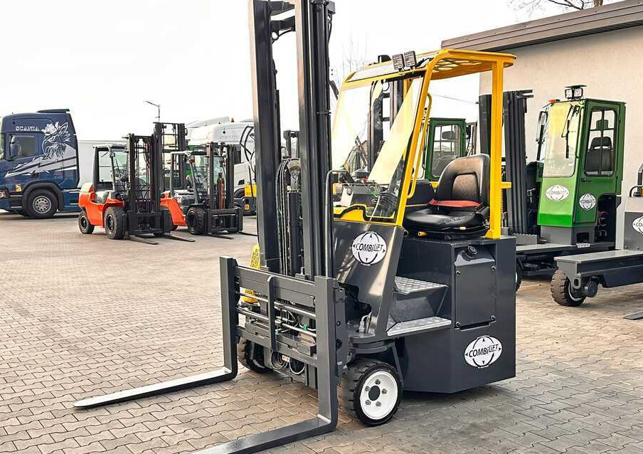 Combilift C2500CB / DUPLEX / 4100MM / DIESEL / FREE LIFT / FORK POSITIONER / SIDE SHIFT / LIKE NEW - משאית הגעה ב-4 דרכים: תמונה 2 Combilift C2500CB / DUPLEX / 4100MM / DIESEL / FREE LIFT / FORK POSITIONER / SIDE SHIFT / LIKE NEW - משאית הגעה ב-4 דרכים: תמונה 2