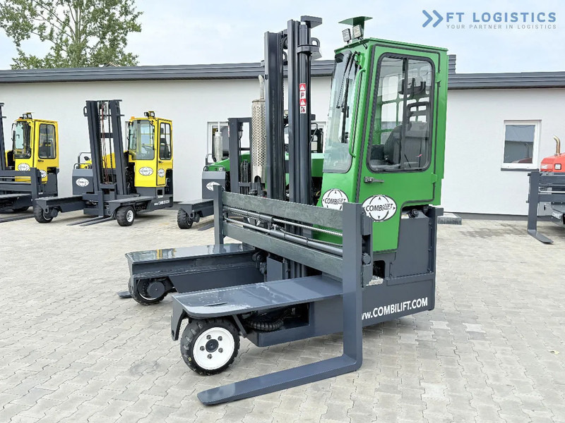 Combilift C3000 / DIESEL / DUPLEX - 4000MM / WIDE FORK POSITIONER 2700MM / FULL HEATED CABIN / ONLY 6905H / CONDITION - LIKE NEW! C3000 / - משאית הגעה ב-4 דרכים: תמונה 2 Combilift C3000 / DIESEL / DUPLEX - 4000MM / WIDE FORK POSITIONER 2700MM / FULL HEATED CABIN / ONLY 6905H / CONDITION - LIKE NEW! C3000 / - משאית הגעה ב-4 דרכים: תמונה 2