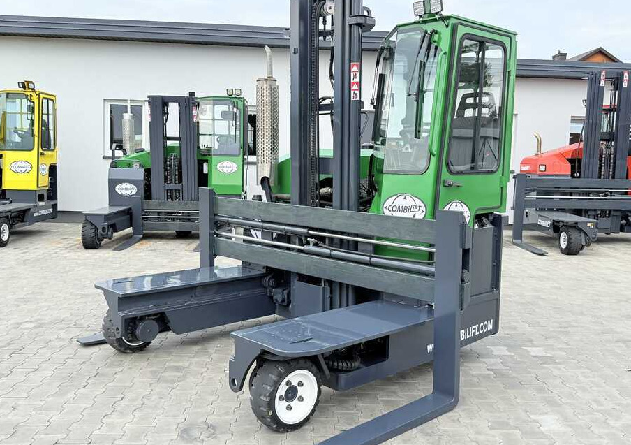 Combilift C3000 / DIESEL / DUPLEX 4000MM / WIDE FORK POSITIONER / FULL CABIN - משאית הגעה ב-4 דרכים: תמונה 1 Combilift C3000 / DIESEL / DUPLEX 4000MM / WIDE FORK POSITIONER / FULL CABIN - משאית הגעה ב-4 דרכים: תמונה 1