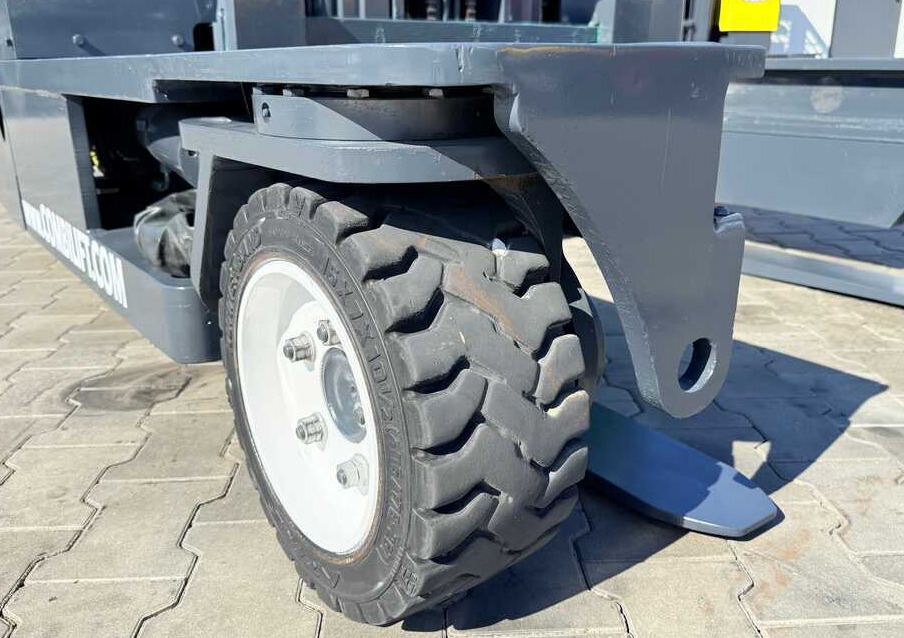 Combilift C3000 / DIESEL / DUPLEX - 4100MM / FREE-LIFT / CABIN / LIKE-NEW - משאית הגעה ב-4 דרכים: תמונה 3 Combilift C3000 / DIESEL / DUPLEX - 4100MM / FREE-LIFT / CABIN / LIKE-NEW - משאית הגעה ב-4 דרכים: תמונה 3