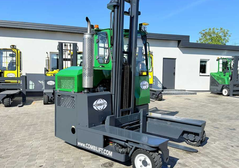 Combilift C3000 / DIESEL / DUPLEX - 4100MM / FREE-LIFT / CABIN / LIKE-NEW - משאית הגעה ב-4 דרכים: תמונה 2 Combilift C3000 / DIESEL / DUPLEX - 4100MM / FREE-LIFT / CABIN / LIKE-NEW - משאית הגעה ב-4 דרכים: תמונה 2
