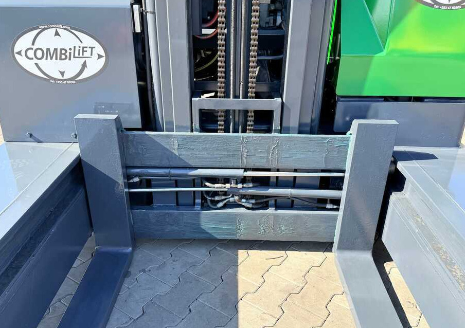 Combilift C3000 / DIESEL / DUPLEX - 4100MM / FREE-LIFT / CABIN / LIKE-NEW - משאית הגעה ב-4 דרכים: תמונה 4 Combilift C3000 / DIESEL / DUPLEX - 4100MM / FREE-LIFT / CABIN / LIKE-NEW - משאית הגעה ב-4 דרכים: תמונה 4