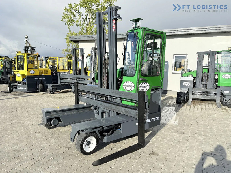 Combilift C3000 / DIESEL / DUPLEX 4200MM / FREE LIFT / WIDE FORK POSITIONER / FULL CABIN / EXCELLENT CONDITION / Wide range of four-way an - משאית הגעה ב-4 דרכים: תמונה 1 Combilift C3000 / DIESEL / DUPLEX 4200MM / FREE LIFT / WIDE FORK POSITIONER / FULL CABIN / EXCELLENT CONDITION / Wide range of four-way an - משאית הגעה ב-4 דרכים: תמונה 1