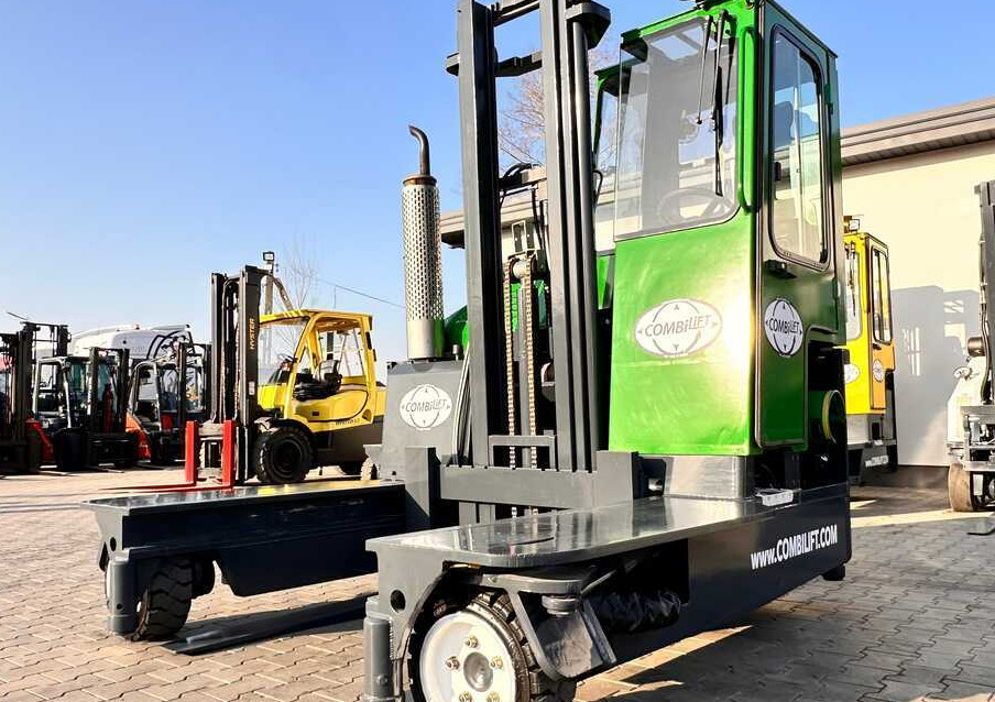 Combilift C3000 / DUPLEX / 4100MM / LPG / FREE LIFT / LIKE NEW - משאית הגעה ב-4 דרכים: תמונה 5 Combilift C3000 / DUPLEX / 4100MM / LPG / FREE LIFT / LIKE NEW - משאית הגעה ב-4 דרכים: תמונה 5