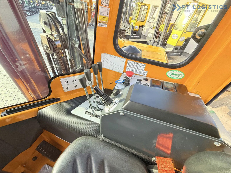 משאית הגעה ב-4 דרכים Combilift C3000 / GAS / DUPLEX 4500MM / ONLY 3096 HOURS / FORK SIDE SHIFT / FULL CABIN / EXCELLENT CONDITION / Wide range of four-way and: תמונה 18 משאית הגעה ב-4 דרכים Combilift C3000 / GAS / DUPLEX 4500MM / ONLY 3096 HOURS / FORK SIDE SHIFT / FULL CABIN / EXCELLENT CONDITION / Wide range of four-way and: תמונה 18