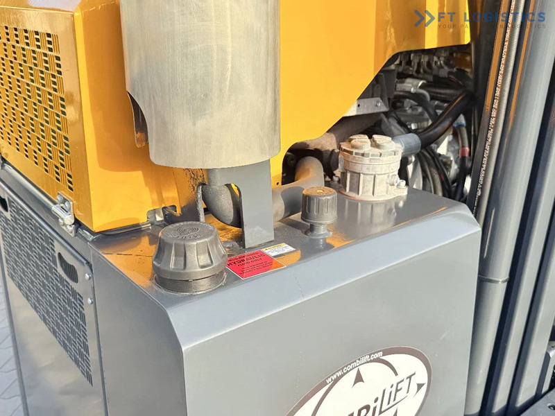 משאית הגעה ב-4 דרכים Combilift C3000 / GAS / DUPLEX 4500MM / ONLY 3096 HOURS / FORK SIDE SHIFT / FULL CABIN / EXCELLENT CONDITION / Wide range of four-way and: תמונה 7 משאית הגעה ב-4 דרכים Combilift C3000 / GAS / DUPLEX 4500MM / ONLY 3096 HOURS / FORK SIDE SHIFT / FULL CABIN / EXCELLENT CONDITION / Wide range of four-way and: תמונה 7