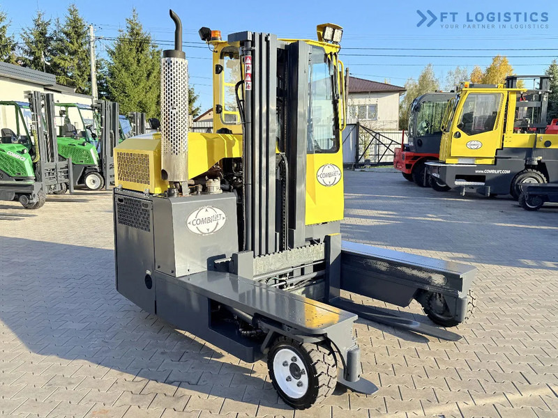 Combilift C3000 / GAS / TRIPLEX 4900MM / FREE LIFT / FORK POSITIONER / FULL CABIN / EXCELLENT CONDITION / Wide range of four-way and side - משאית הגעה ב-4 דרכים: תמונה 5 Combilift C3000 / GAS / TRIPLEX 4900MM / FREE LIFT / FORK POSITIONER / FULL CABIN / EXCELLENT CONDITION / Wide range of four-way and side - משאית הגעה ב-4 דרכים: תמונה 5