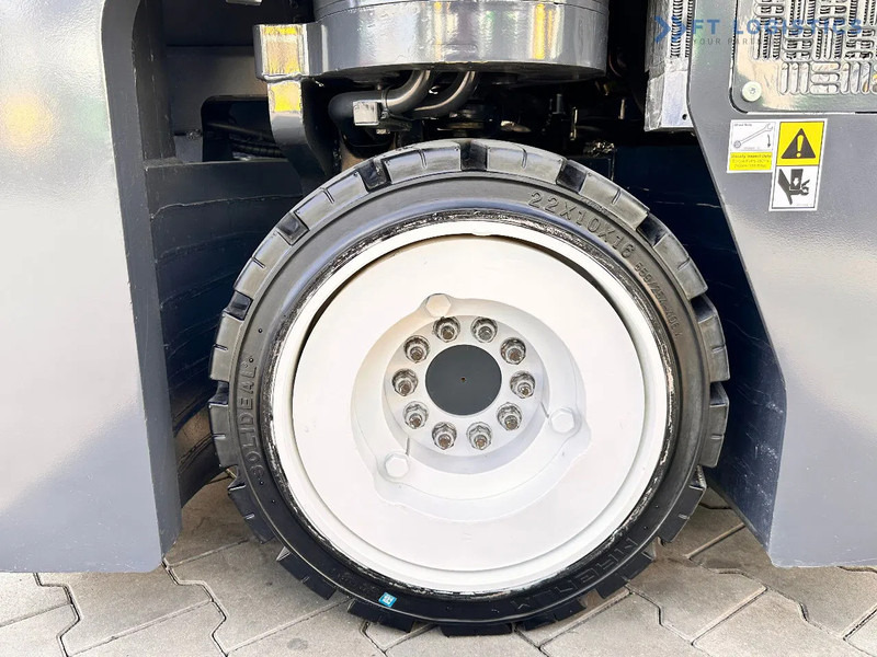 משאית הגעה ב-4 דרכים Combilift C3000CB / LPG / TRIPLEX / 4900MM / FREE LIFT / POSITIONER / LIKE NEW C3000CB / LPG / TRIPLEX / 4900MM / FREE LIFT / POSITIONER /: תמונה 20 משאית הגעה ב-4 דרכים Combilift C3000CB / LPG / TRIPLEX / 4900MM / FREE LIFT / POSITIONER / LIKE NEW C3000CB / LPG / TRIPLEX / 4900MM / FREE LIFT / POSITIONER /: תמונה 20