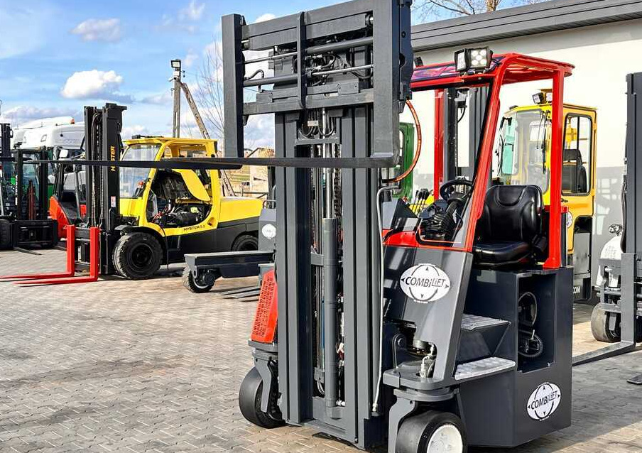 Combilift C3000CB / LPG / TRIPLEX / 5500MM / FREE LIFT / SIDE SHIFT + FORK POSITIONER / LIKE NEW - משאית הגעה ב-4 דרכים: תמונה 2 Combilift C3000CB / LPG / TRIPLEX / 5500MM / FREE LIFT / SIDE SHIFT + FORK POSITIONER / LIKE NEW - משאית הגעה ב-4 דרכים: תמונה 2