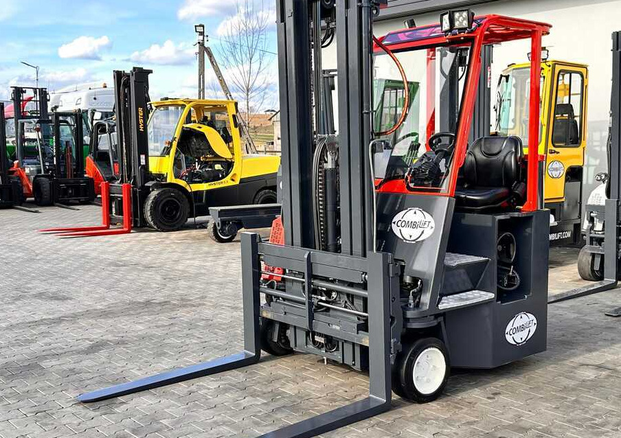 Combilift C3000CB / LPG / TRIPLEX / 5500MM / FREE LIFT / SIDE SHIFT + FORK POSITIONER / LIKE NEW - משאית הגעה ב-4 דרכים: תמונה 1 Combilift C3000CB / LPG / TRIPLEX / 5500MM / FREE LIFT / SIDE SHIFT + FORK POSITIONER / LIKE NEW - משאית הגעה ב-4 דרכים: תמונה 1