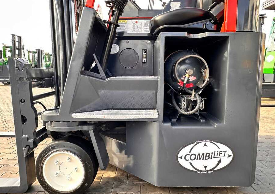 הַחכָּרָה  Combilift C3000CB / LPG / TRIPLEX / 5500MM / FREE LIFT / SIDE SHIFT + FORK POSITIONER / LIKE NEW Combilift C3000CB / LPG / TRIPLEX / 5500MM / FREE LIFT / SIDE SHIFT + FORK POSITIONER / LIKE NEW: תמונה 8