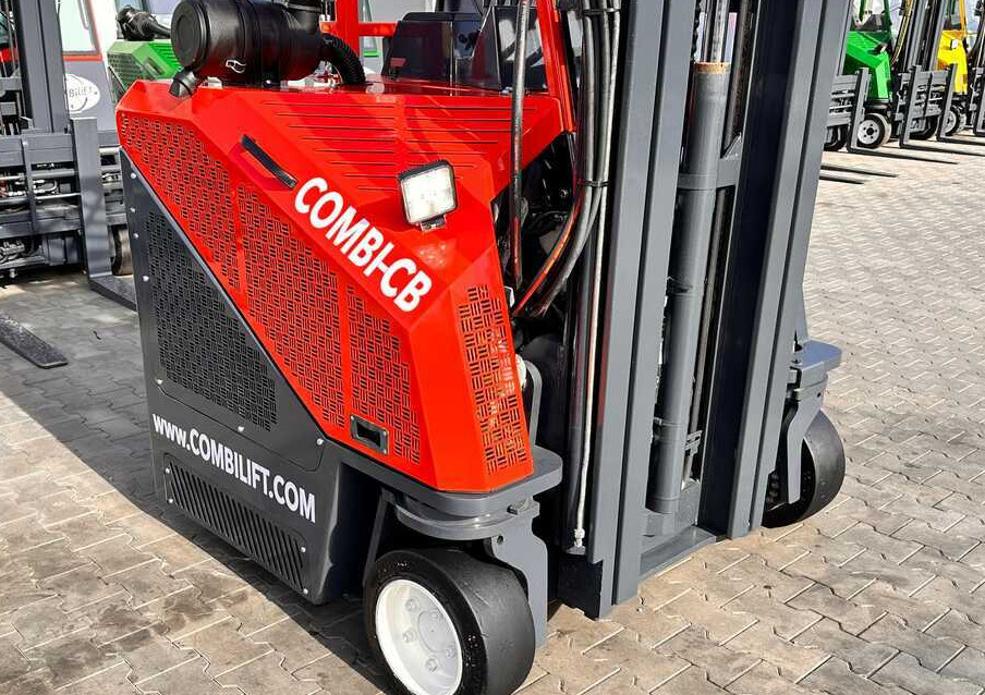 Combilift C3000CB / LPG / TRIPLEX / 5500MM / FREE LIFT / SIDE SHIFT + FORK POSITIONER / LIKE NEW - משאית הגעה ב-4 דרכים: תמונה 4 Combilift C3000CB / LPG / TRIPLEX / 5500MM / FREE LIFT / SIDE SHIFT + FORK POSITIONER / LIKE NEW - משאית הגעה ב-4 דרכים: תמונה 4