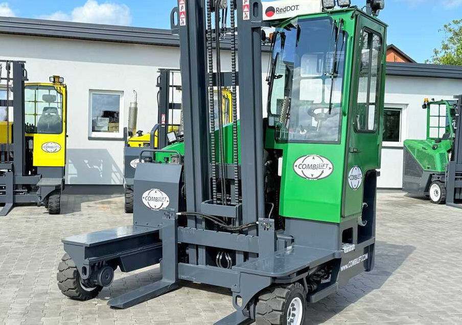 Combilift C3500 / DUPLEX 4100MM / GAS / EXTENDABLE FORKS / CABIN / HEATING + AIR CONDITIONING / LIKE NEW - משאית הגעה ב-4 דרכים: תמונה 2 Combilift C3500 / DUPLEX 4100MM / GAS / EXTENDABLE FORKS / CABIN / HEATING + AIR CONDITIONING / LIKE NEW - משאית הגעה ב-4 דרכים: תמונה 2