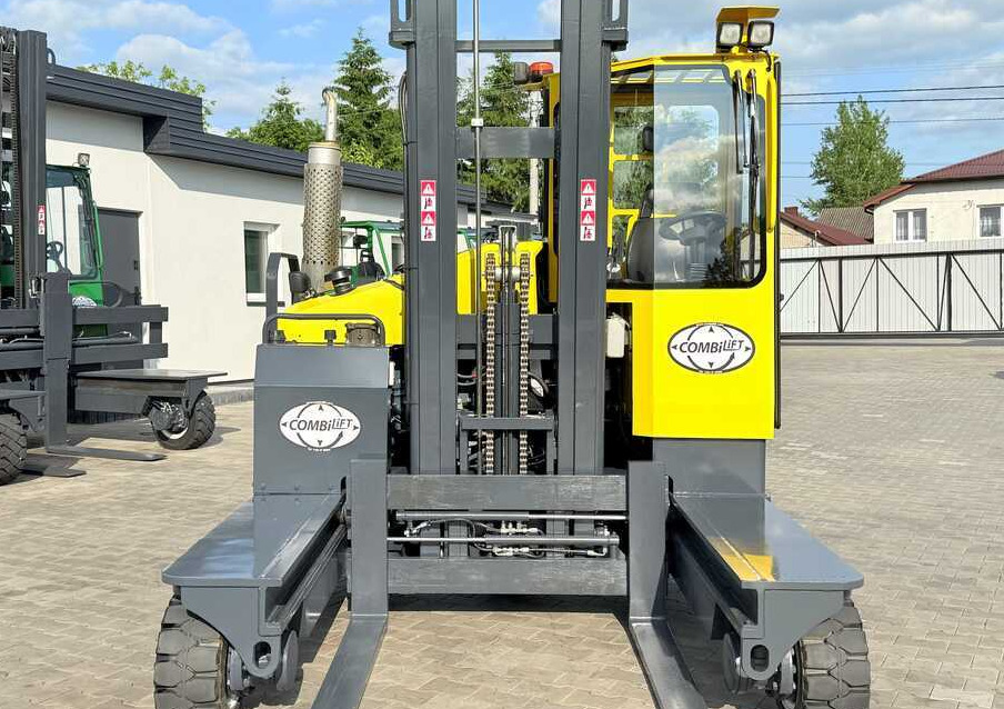 Combilift C4000 / DIESEL / DUPLEX - 4100MM / POSITIONER / ONLY 2951 MTH / LIKE NEW - משאית הגעה ב-4 דרכים: תמונה 3 Combilift C4000 / DIESEL / DUPLEX - 4100MM / POSITIONER / ONLY 2951 MTH / LIKE NEW - משאית הגעה ב-4 דרכים: תמונה 3