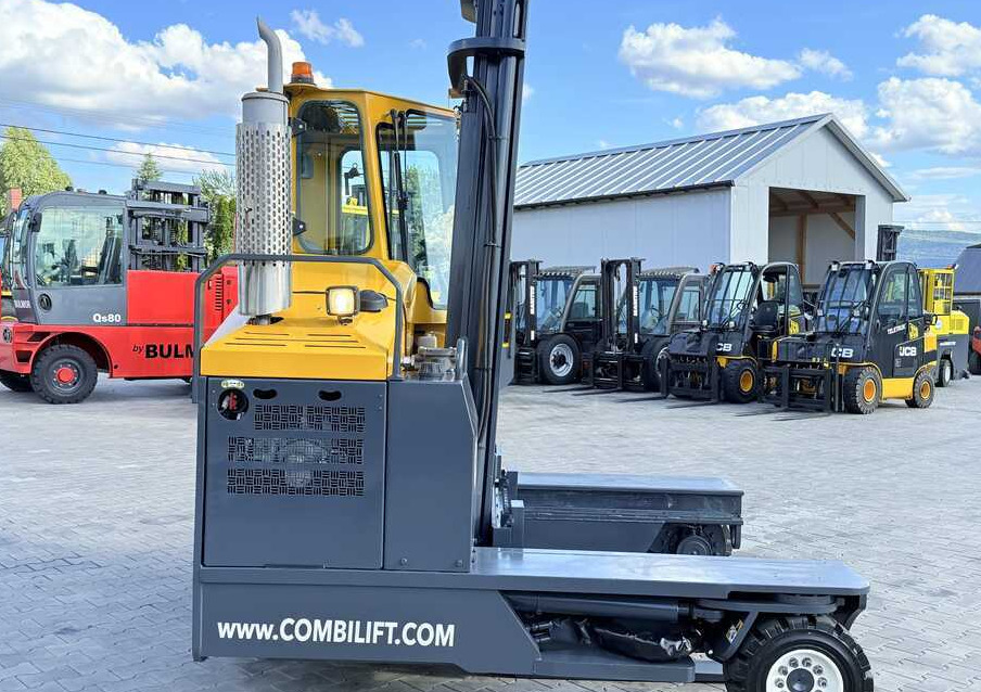 Combilift C4000 / GAS / DUPLEX - 4100MM / SIDE SHIFT / FREE LIFT / FULL HEATED CABIN / ONLY 4223 HOURS / CONDITION – LIKE NEW! - משאית הגעה ב-4 דרכים: תמונה 5 Combilift C4000 / GAS / DUPLEX - 4100MM / SIDE SHIFT / FREE LIFT / FULL HEATED CABIN / ONLY 4223 HOURS / CONDITION – LIKE NEW! - משאית הגעה ב-4 דרכים: תמונה 5