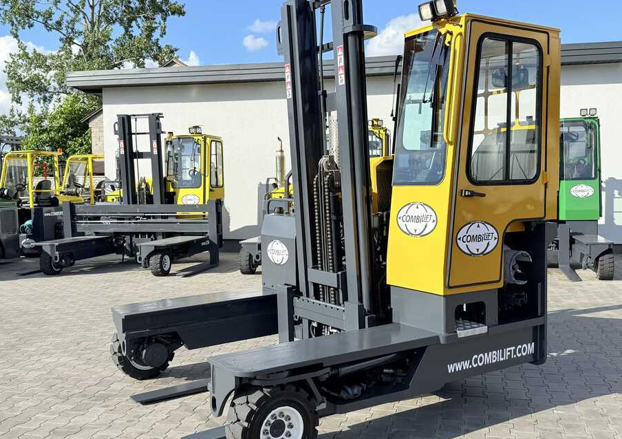 Combilift C4000 / GAS / DUPLEX - 4100MM / SIDE SHIFT / FREE LIFT / FULL HEATED CABIN / ONLY 4223 HOURS / CONDITION – LIKE NEW! - משאית הגעה ב-4 דרכים: תמונה 1 Combilift C4000 / GAS / DUPLEX - 4100MM / SIDE SHIFT / FREE LIFT / FULL HEATED CABIN / ONLY 4223 HOURS / CONDITION – LIKE NEW! - משאית הגעה ב-4 דרכים: תמונה 1