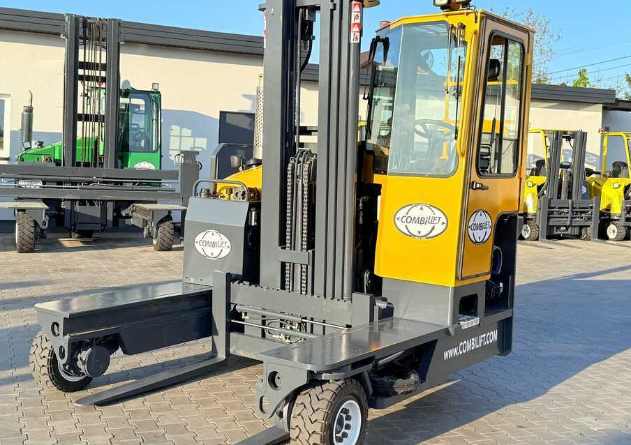 Combilift C4000 / GAS / TRIPLEX – 5600MM / FREE LIFT / FORK SIDESHIFT / LIKE NEW - משאית הגעה ב-4 דרכים: תמונה 3 Combilift C4000 / GAS / TRIPLEX – 5600MM / FREE LIFT / FORK SIDESHIFT / LIKE NEW - משאית הגעה ב-4 דרכים: תמונה 3