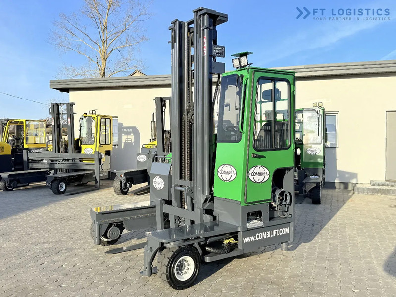 Combilift C4000 / GAS / TRIPLEX - 6900MM / FREE-LIFT / FULL CABIN C4000 / GAS / TRIPLEX - 6900MM / FREE-LIFT / FULL CABIN - משאית הגעה ב-4 דרכים: תמונה 1 Combilift C4000 / GAS / TRIPLEX - 6900MM / FREE-LIFT / FULL CABIN C4000 / GAS / TRIPLEX - 6900MM / FREE-LIFT / FULL CABIN - משאית הגעה ב-4 דרכים: תמונה 1