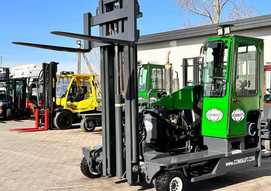 Combilift C4000 / LPG / DUPLEX / 4500MM / FREE LIFT / LIKE NEW - משאית הגעה ב-4 דרכים: תמונה 1 Combilift C4000 / LPG / DUPLEX / 4500MM / FREE LIFT / LIKE NEW - משאית הגעה ב-4 דרכים: תמונה 1