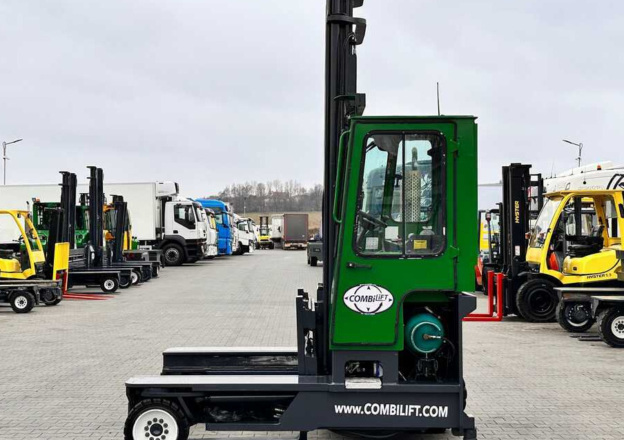 Combilift C4000 / LPG / DUPLEX / LIFTING HEIGHT 550CM / FREE LIFT / LIKE NEW - משאית הגעה ב-4 דרכים: תמונה 2 Combilift C4000 / LPG / DUPLEX / LIFTING HEIGHT 550CM / FREE LIFT / LIKE NEW - משאית הגעה ב-4 דרכים: תמונה 2