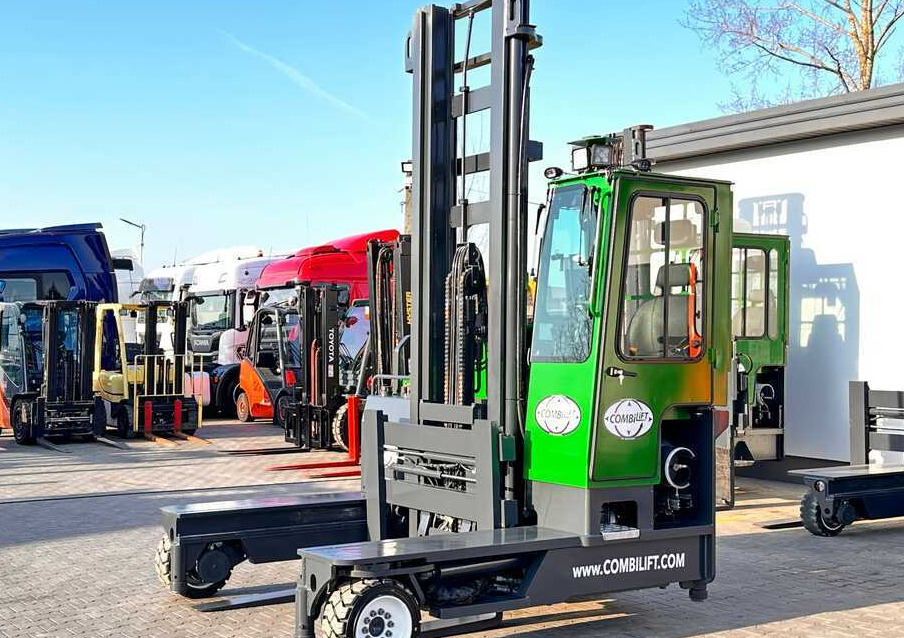Combilift C4000 / LPG / DUPLEX / LIFTING HEIGHT 550CM / FREE LIFT / LIKE NEW - משאית הגעה ב-4 דרכים: תמונה 1 Combilift C4000 / LPG / DUPLEX / LIFTING HEIGHT 550CM / FREE LIFT / LIKE NEW - משאית הגעה ב-4 דרכים: תמונה 1