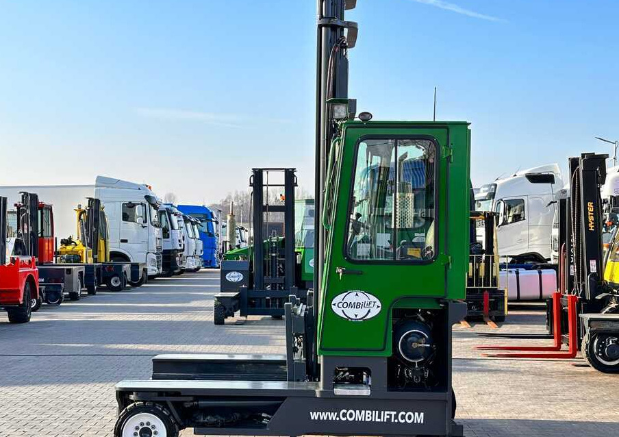Combilift C4000 / LPG / DUPLEX / LIFTING HEIGHT 550CM / FREE LIFT / LIKE NEW - משאית הגעה ב-4 דרכים: תמונה 2 Combilift C4000 / LPG / DUPLEX / LIFTING HEIGHT 550CM / FREE LIFT / LIKE NEW - משאית הגעה ב-4 דרכים: תמונה 2