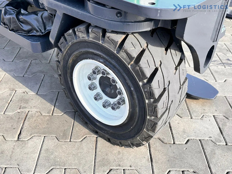 Combilift C4000 / TRIPLEX / 4900MM / LPG / FREE LIFT / FORK SHIFT / LIKE NEW C4000 / TRIPLEX / 4900MM / LPG / FREE LIFT / FORK SHIFT / LIK - משאית הגעה ב-4 דרכים: תמונה 5 Combilift C4000 / TRIPLEX / 4900MM / LPG / FREE LIFT / FORK SHIFT / LIKE NEW C4000 / TRIPLEX / 4900MM / LPG / FREE LIFT / FORK SHIFT / LIK - משאית הגעה ב-4 דרכים: תמונה 5