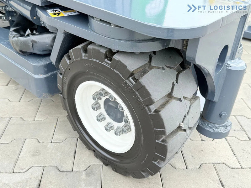 משאית הגעה ב-4 דרכים Combilift C4000 / TRIPLEX / 9300MM / FREE LIFT / POSITIONER / GAS / CABIN C4000 / TRIPLEX / 9300MM / FREE LIFT / POSITIONER / GAS / CABIN: תמונה 7 משאית הגעה ב-4 דרכים Combilift C4000 / TRIPLEX / 9300MM / FREE LIFT / POSITIONER / GAS / CABIN C4000 / TRIPLEX / 9300MM / FREE LIFT / POSITIONER / GAS / CABIN: תמונה 7