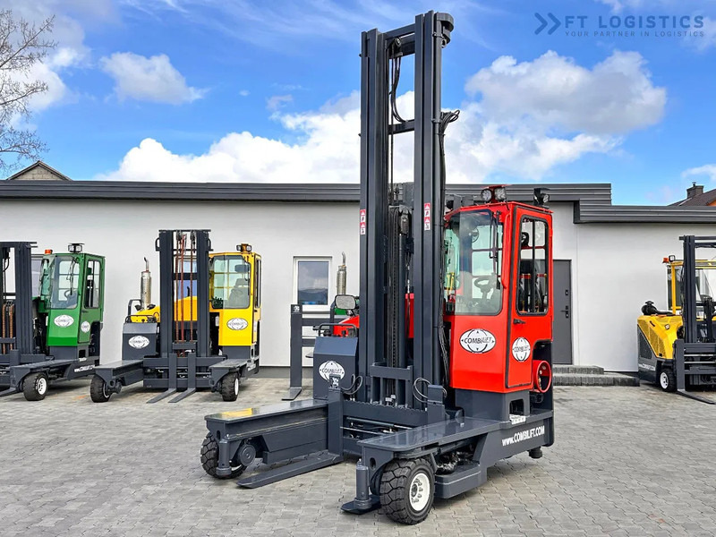 Combilift C4000 / TRIPLEX / 9300MM / FREE LIFT / POSITIONER / LPG / CABIN C4000 / TRIPLEX / 9300MM / FREE LIFT / POSITIONER / LPG / CABIN - משאית הגעה ב-4 דרכים: תמונה 5 Combilift C4000 / TRIPLEX / 9300MM / FREE LIFT / POSITIONER / LPG / CABIN C4000 / TRIPLEX / 9300MM / FREE LIFT / POSITIONER / LPG / CABIN - משאית הגעה ב-4 דרכים: תמונה 5