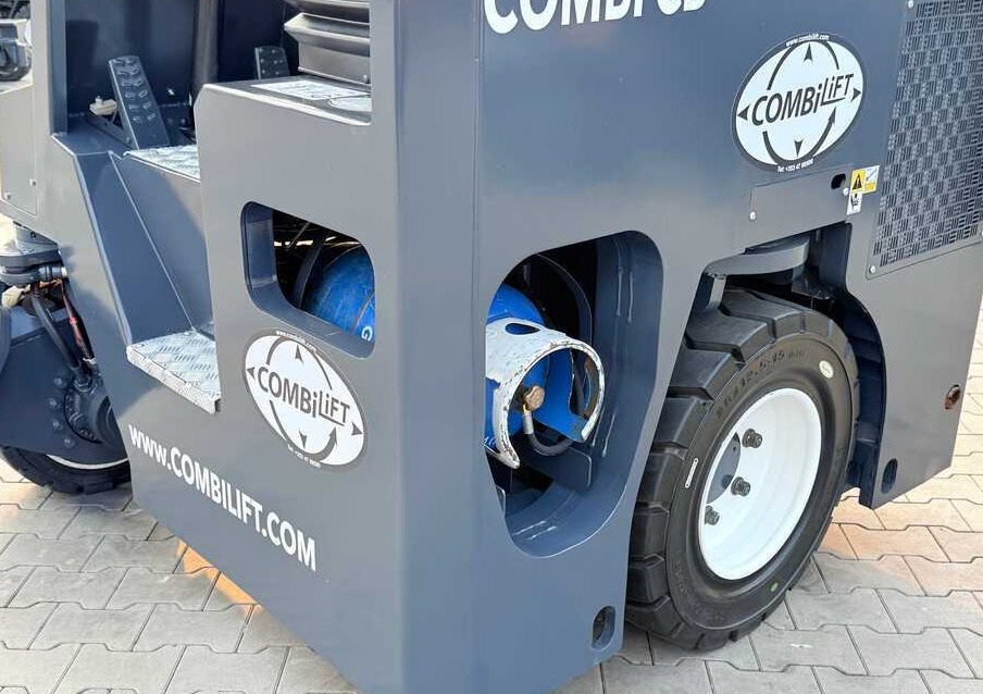 הַחכָּרָה  Combilift C4000CB / TRIPLEX - 5200MM / LPG / FREE LIFT / FORK POSITIONER / FORK SIDESHIFT / HEIGHT 2450MM / LIKE NEW Combilift C4000CB / TRIPLEX - 5200MM / LPG / FREE LIFT / FORK POSITIONER / FORK SIDESHIFT / HEIGHT 2450MM / LIKE NEW: תמונה 37
