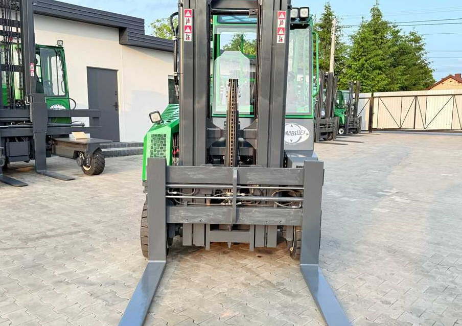 Combilift C4000CB / TRIPLEX - 5200MM / LPG / FREE LIFT / FORK POSITIONER / FORK SIDESHIFT / HEIGHT 2450MM / LIKE NEW - משאית הגעה ב-4 דרכים: תמונה 3 Combilift C4000CB / TRIPLEX - 5200MM / LPG / FREE LIFT / FORK POSITIONER / FORK SIDESHIFT / HEIGHT 2450MM / LIKE NEW - משאית הגעה ב-4 דרכים: תמונה 3