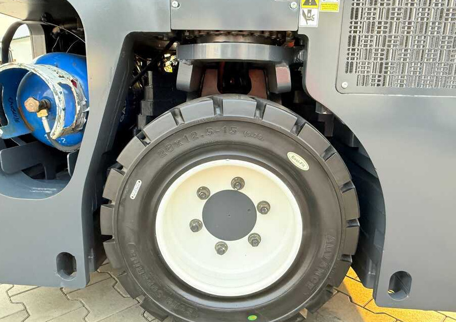 הַחכָּרָה  Combilift C4000CB / TRIPLEX - 5200MM / LPG / FREE LIFT / FORK POSITIONER / FORK SIDESHIFT / HEIGHT 2450MM / LIKE NEW Combilift C4000CB / TRIPLEX - 5200MM / LPG / FREE LIFT / FORK POSITIONER / FORK SIDESHIFT / HEIGHT 2450MM / LIKE NEW: תמונה 26