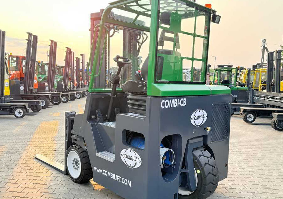 הַחכָּרָה  Combilift C4000CB / TRIPLEX - 5200MM / LPG / FREE LIFT / FORK POSITIONER / FORK SIDESHIFT / HEIGHT 2450MM / LIKE NEW Combilift C4000CB / TRIPLEX - 5200MM / LPG / FREE LIFT / FORK POSITIONER / FORK SIDESHIFT / HEIGHT 2450MM / LIKE NEW: תמונה 8