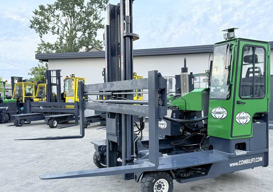 Combilift C4500 / DIESEL / DUPLEX 4000MM / WIDE FORK POSITIONER / HEATING / FULL CABIN / EXCELLENT CONDITION / A wide range of four-way and side loaders tailored to diverse needs and applications. - משאית הגעה ב-4 דרכים: תמונה 1 Combilift C4500 / DIESEL / DUPLEX 4000MM / WIDE FORK POSITIONER / HEATING / FULL CABIN / EXCELLENT CONDITION / A wide range of four-way and side loaders tailored to diverse needs and applications. - משאית הגעה ב-4 דרכים: תמונה 1