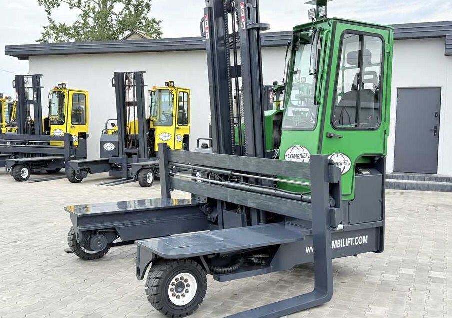 Combilift C4500 / DIESEL / DUPLEX 4000MM / WIDE FORK POSITIONER / HEATING / FULL CABIN / EXCELLENT CONDITION / A wide range of four-way and side loaders tailored to diverse needs and applications. - משאית הגעה ב-4 דרכים: תמונה 2 Combilift C4500 / DIESEL / DUPLEX 4000MM / WIDE FORK POSITIONER / HEATING / FULL CABIN / EXCELLENT CONDITION / A wide range of four-way and side loaders tailored to diverse needs and applications. - משאית הגעה ב-4 דרכים: תמונה 2