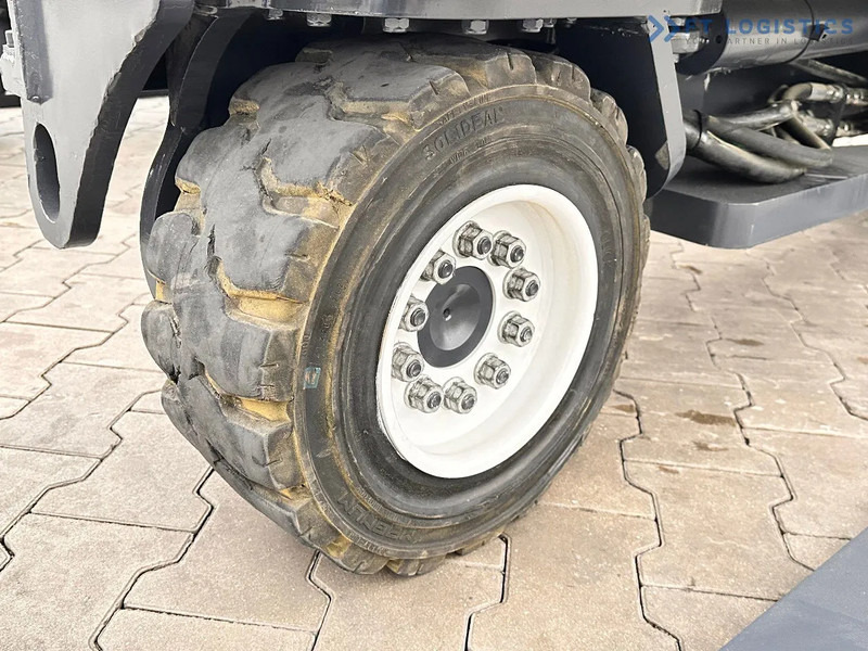 Combilift C4500 / DUPLEX / 4050MM / DIESEL / WIDE POSITIONER / FREE LIFT C4500 / DUPLEX / 4050MM / DIESEL / WIDE POSITIONER / FREE LIFT - משאית הגעה ב-4 דרכים: תמונה 5 Combilift C4500 / DUPLEX / 4050MM / DIESEL / WIDE POSITIONER / FREE LIFT C4500 / DUPLEX / 4050MM / DIESEL / WIDE POSITIONER / FREE LIFT - משאית הגעה ב-4 דרכים: תמונה 5