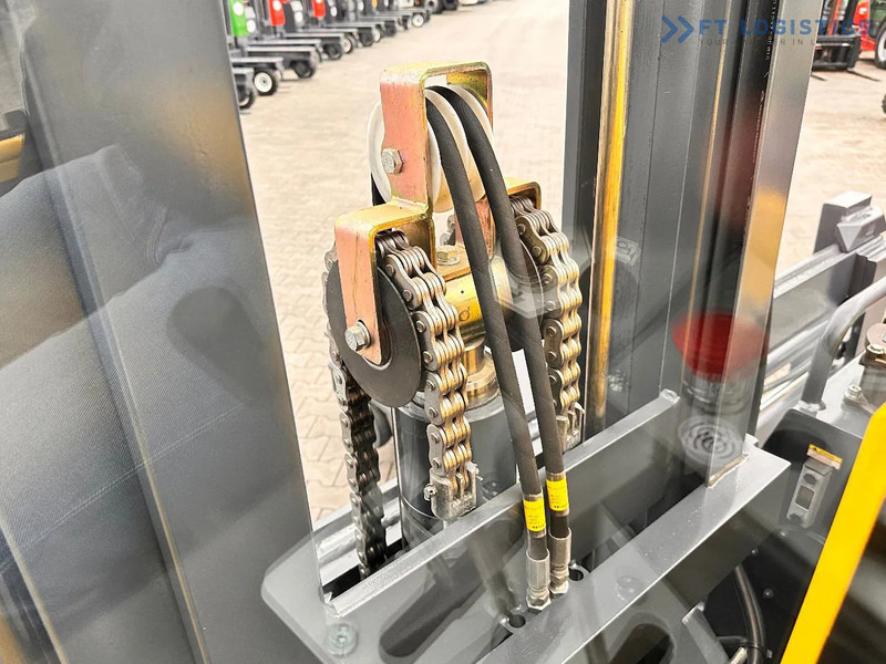 Combilift C4500 / DUPLEX / 4050MM / DIESEL / WIDE POSITIONER / FREE LIFT C4500 / DUPLEX / 4050MM / DIESEL / WIDE POSITIONER / FREE LIFT - משאית הגעה ב-4 דרכים: תמונה 2 Combilift C4500 / DUPLEX / 4050MM / DIESEL / WIDE POSITIONER / FREE LIFT C4500 / DUPLEX / 4050MM / DIESEL / WIDE POSITIONER / FREE LIFT - משאית הגעה ב-4 דרכים: תמונה 2