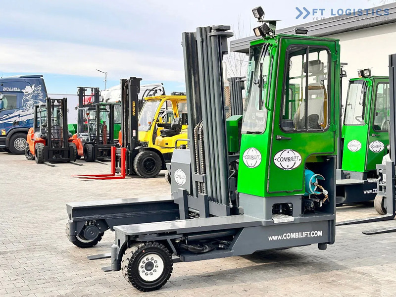 Combilift C4500 / LPG / TRIPLEX / 5500MM / FREE LIFT / HYDRAULIC FORK SHIFT / Like New C4500 / LPG / TRIPLEX / 5500MM / FREE LIFT / HYDRAU - משאית הגעה ב-4 דרכים: תמונה 2 Combilift C4500 / LPG / TRIPLEX / 5500MM / FREE LIFT / HYDRAULIC FORK SHIFT / Like New C4500 / LPG / TRIPLEX / 5500MM / FREE LIFT / HYDRAU - משאית הגעה ב-4 דרכים: תמונה 2