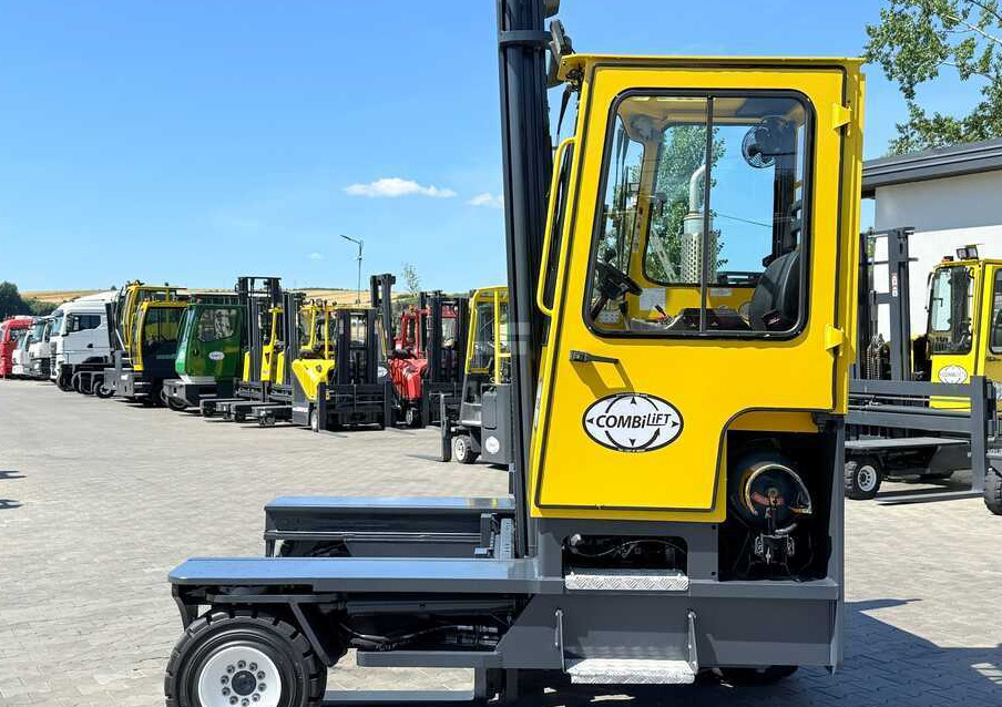Combilift C5000XL / DUPLEX 4500MM / FREE-LIFT / POSITIONER / NEW TIRES / LIKE NEW - משאית הגעה ב-4 דרכים: תמונה 2 Combilift C5000XL / DUPLEX 4500MM / FREE-LIFT / POSITIONER / NEW TIRES / LIKE NEW - משאית הגעה ב-4 דרכים: תמונה 2