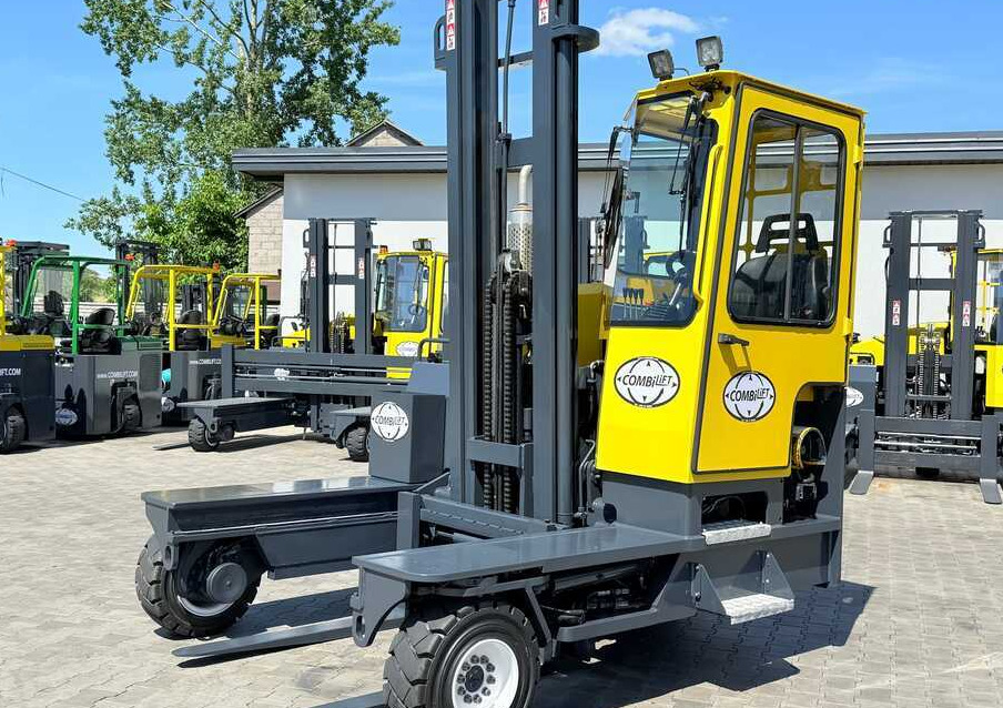 Combilift C5000XL / DUPLEX 4500MM / FREE-LIFT / POSITIONER / NEW TIRES / LIKE NEW - משאית הגעה ב-4 דרכים: תמונה 3 Combilift C5000XL / DUPLEX 4500MM / FREE-LIFT / POSITIONER / NEW TIRES / LIKE NEW - משאית הגעה ב-4 דרכים: תמונה 3